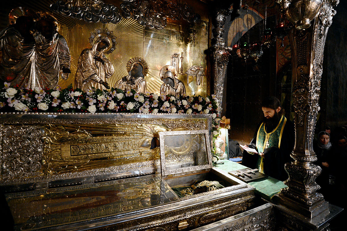 Рака с мощами Преподобного Сергия Радонежского. 