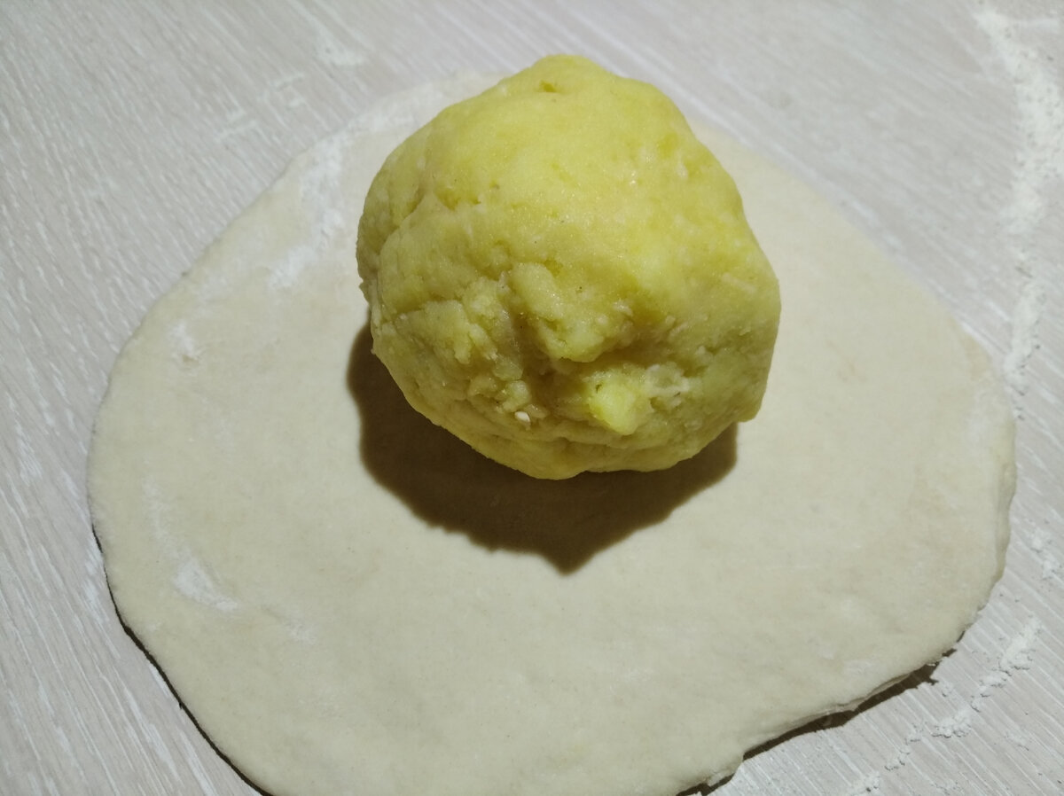 Хачапури с картошкой и сыром на сковороде