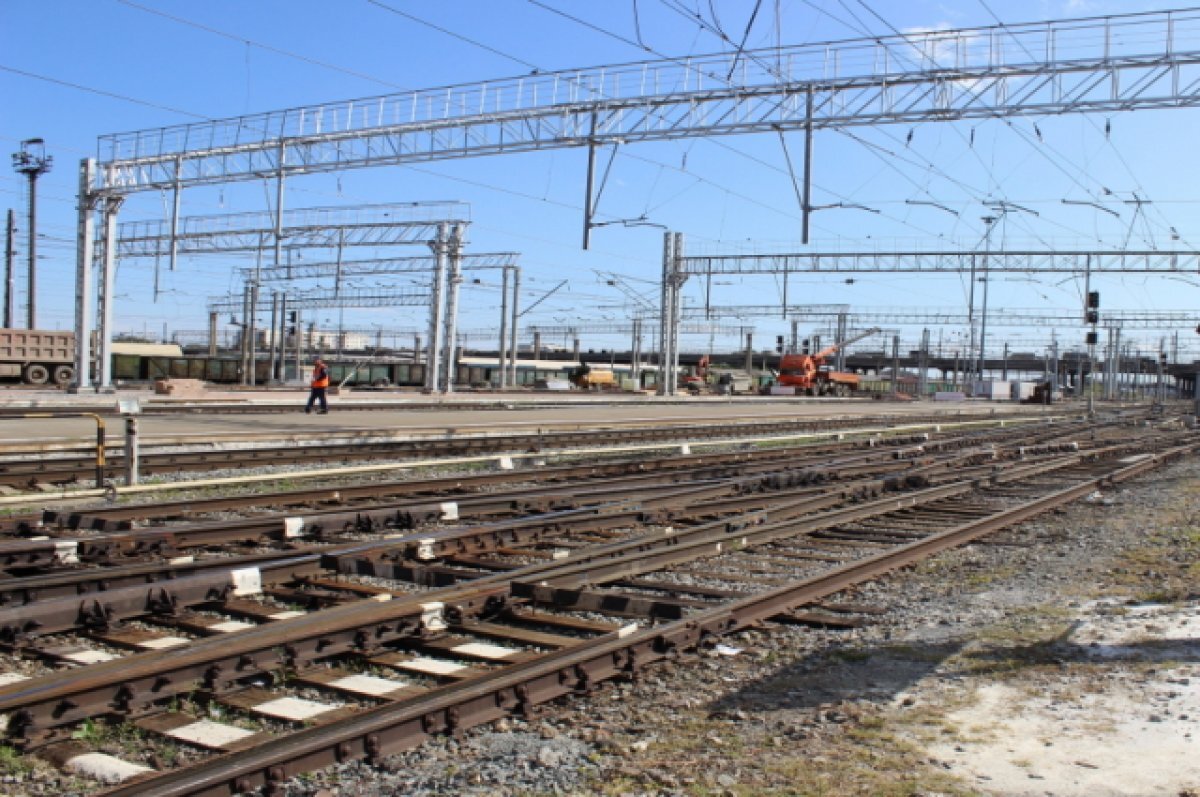    Пьяный мужчина попал под грузовой вагон в Челябинске