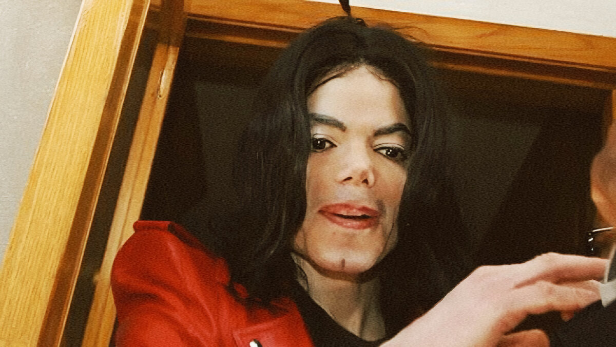 По данным Википедии, Майкл Джексон умер 25 июня 2009 года в возрасте 50 лет.-2