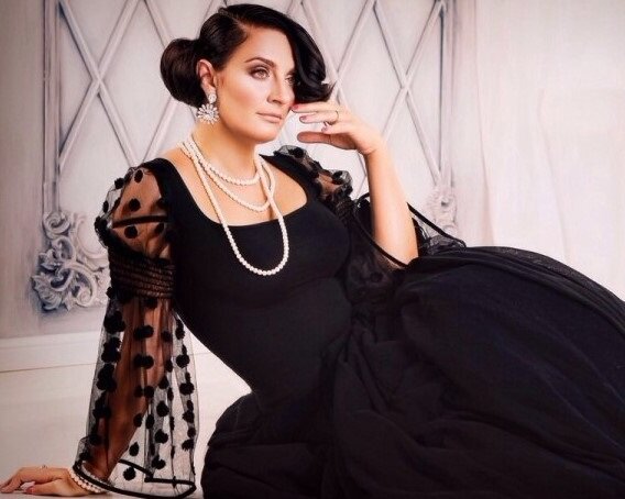 Фото с официального сайта Елены Ваенги