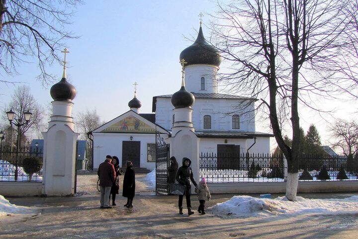 Погода старая русса на неделю. Храм около санатория Старая Русса. Старая Русса климат. Погода Старая Русса. Церковь на улице Тимура Фрунзе а старый Руссе.