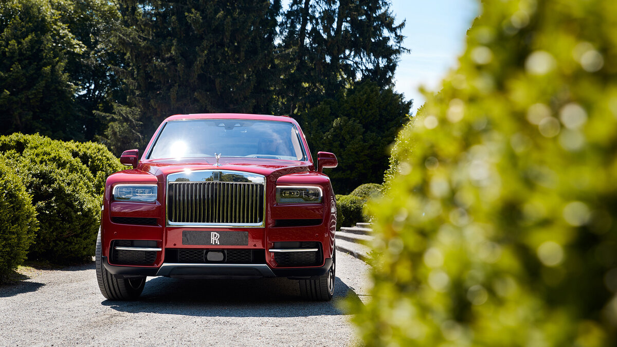 Rolls royce cullinan фото