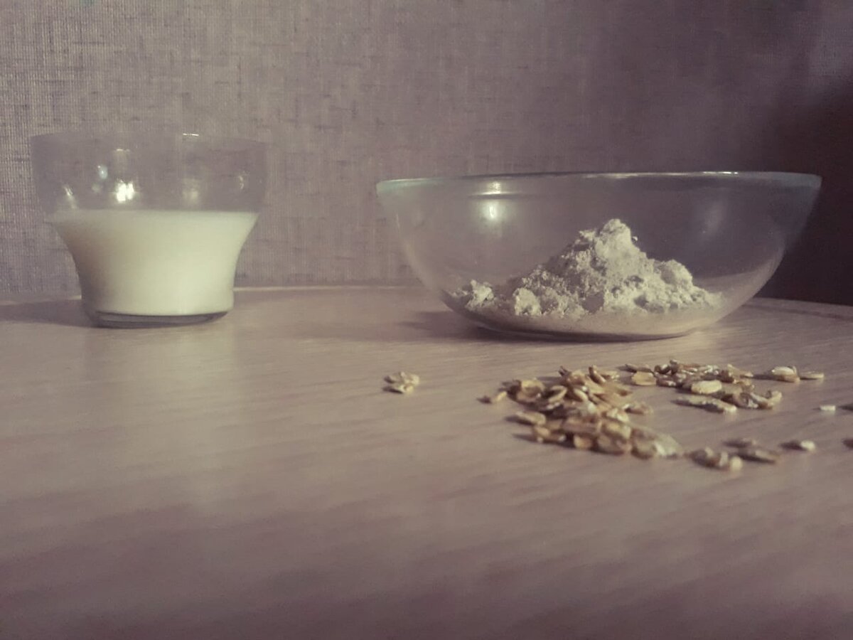 Потребуются геркулес и молоко