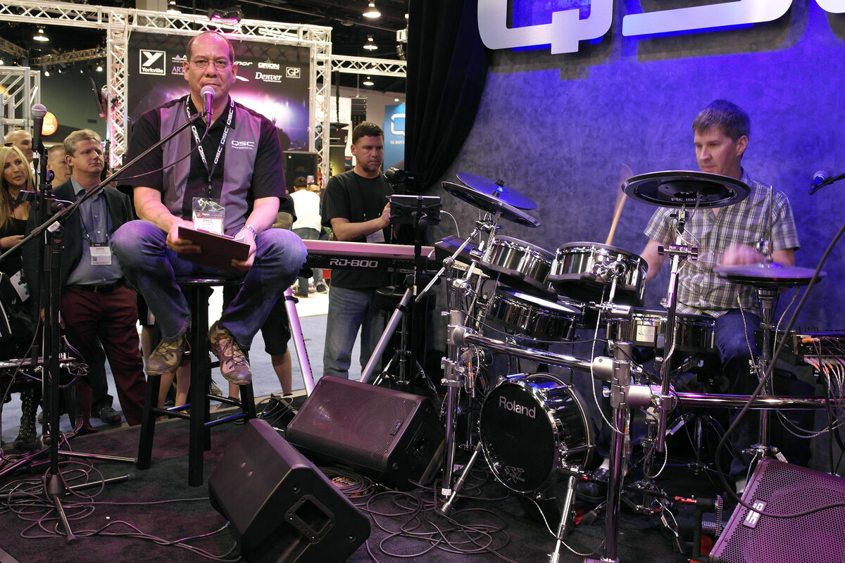 Мастер-класс Чэда Уокерамана на музыкальной выставке "NAMM Show '2015". Фото автора.