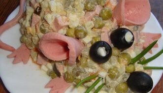 Салат оливье в форме мыши (крысы)