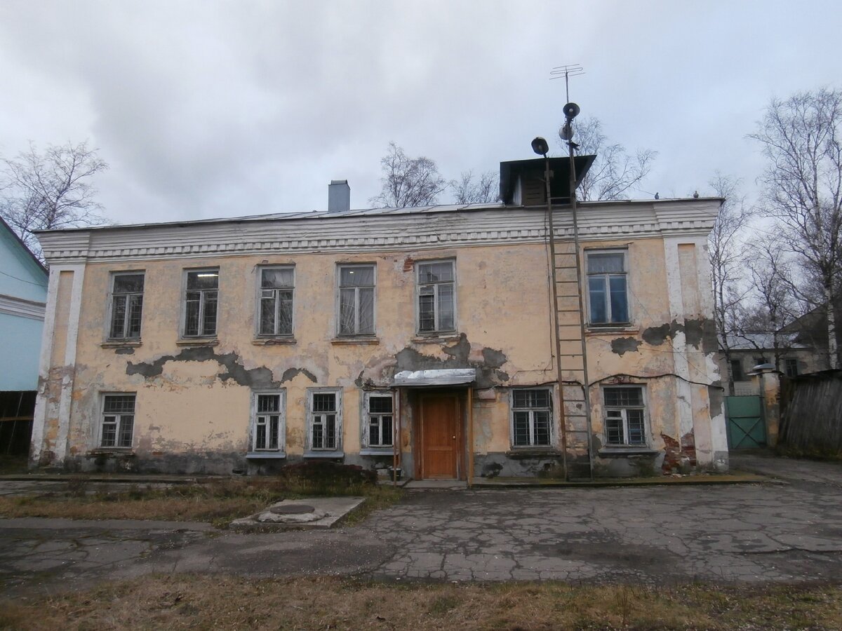 Здание военкомата