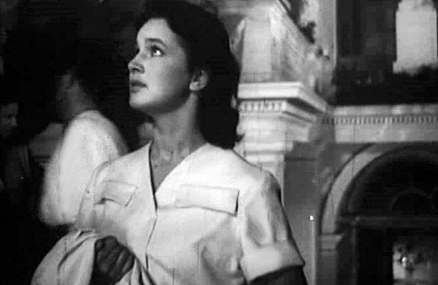 Кадр из фильма "Цветок на камне"