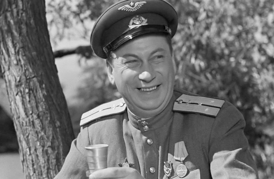 «Отец Золушки» одно время воспитывал восемь детей, был любящим мужем и отцом»: жизнь советского актера Василия…
