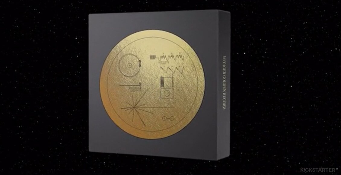 Сборы на Kickstarter: $1 363 037

В 1977 году NASA запустили в космос два корабля «Вояджер». Они несут другим цивилизациям послание о людях — золотые пластинки с приветствиями на разных языках, закодированными изображениями и звуками с нашей планеты — от ударов молотка до классической и современной музыки.

Создатели проекта The Voyager Golden Record посчитали несправедливым, что сами люди не могут послушать эти записи. И запустили сбор денег на Kickstarter, чтобы выпустить такие пластинки для всех желающих. Таких оказалось очень много.
