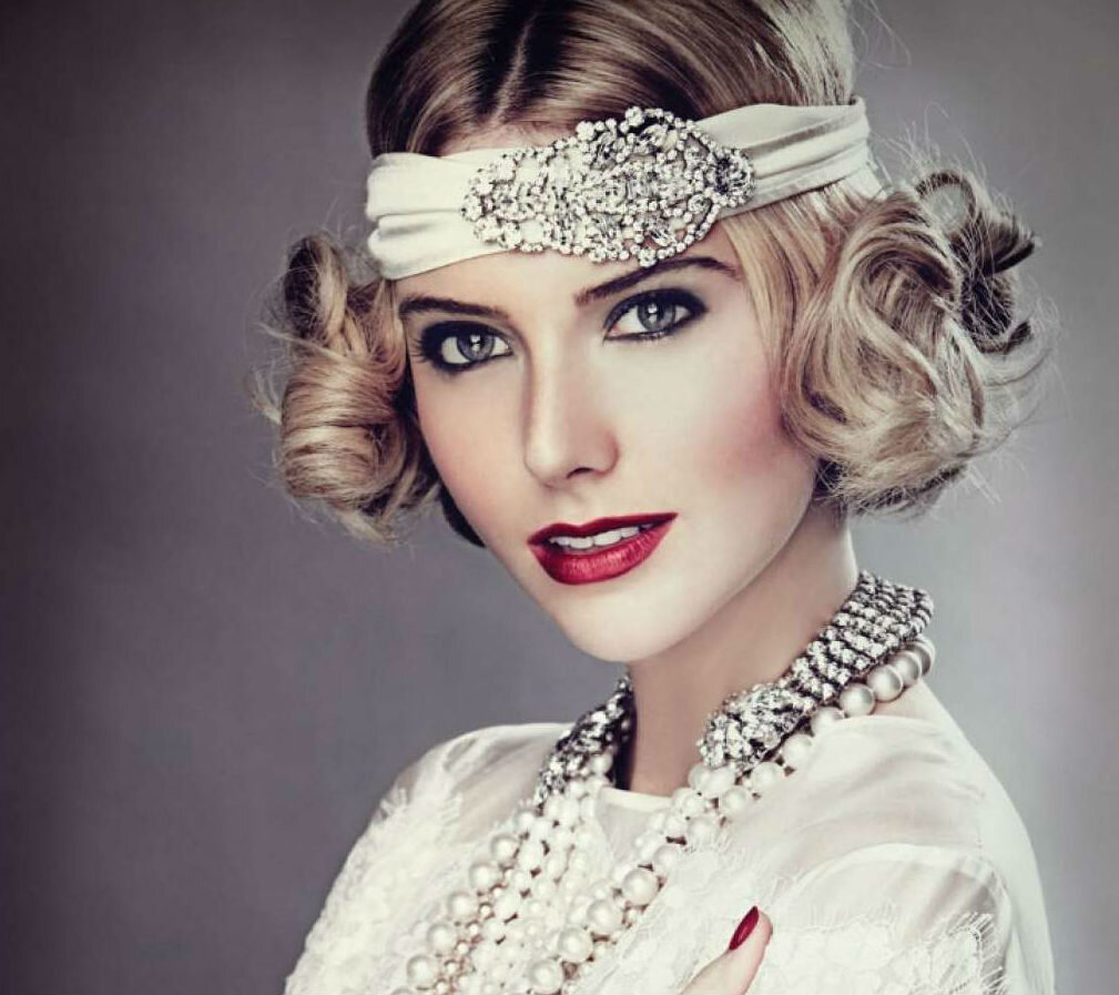 шляпки эпохи гэтсби. макияж в стиле великий гэтсби. роскошные женские аксессуары. ретро украшения. стиль чикаго великий гэтсби.