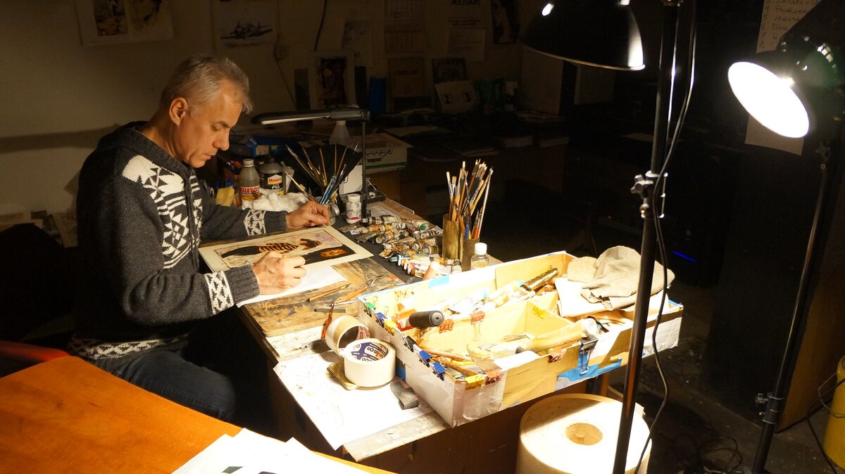 Художник Кирилл Городецкий, процесс съёмки в мастерской