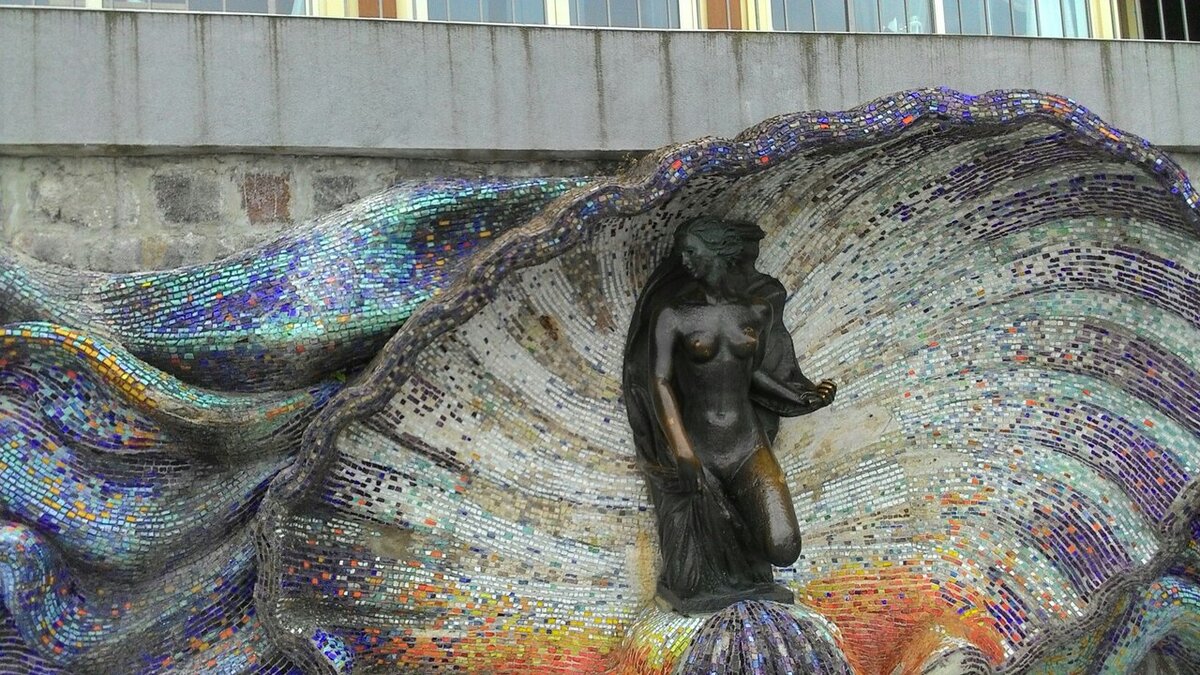 Светлогорск. Скульптура русалочки на городской набережной. Май 2017 г. Фото автора