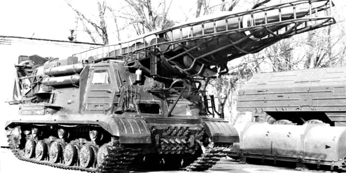 Пусковая установка с ракетой 8К-14