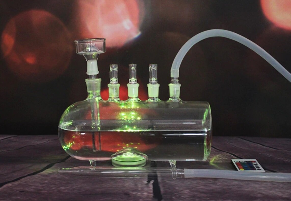 Красивый кальян, но явно не для приятного курения