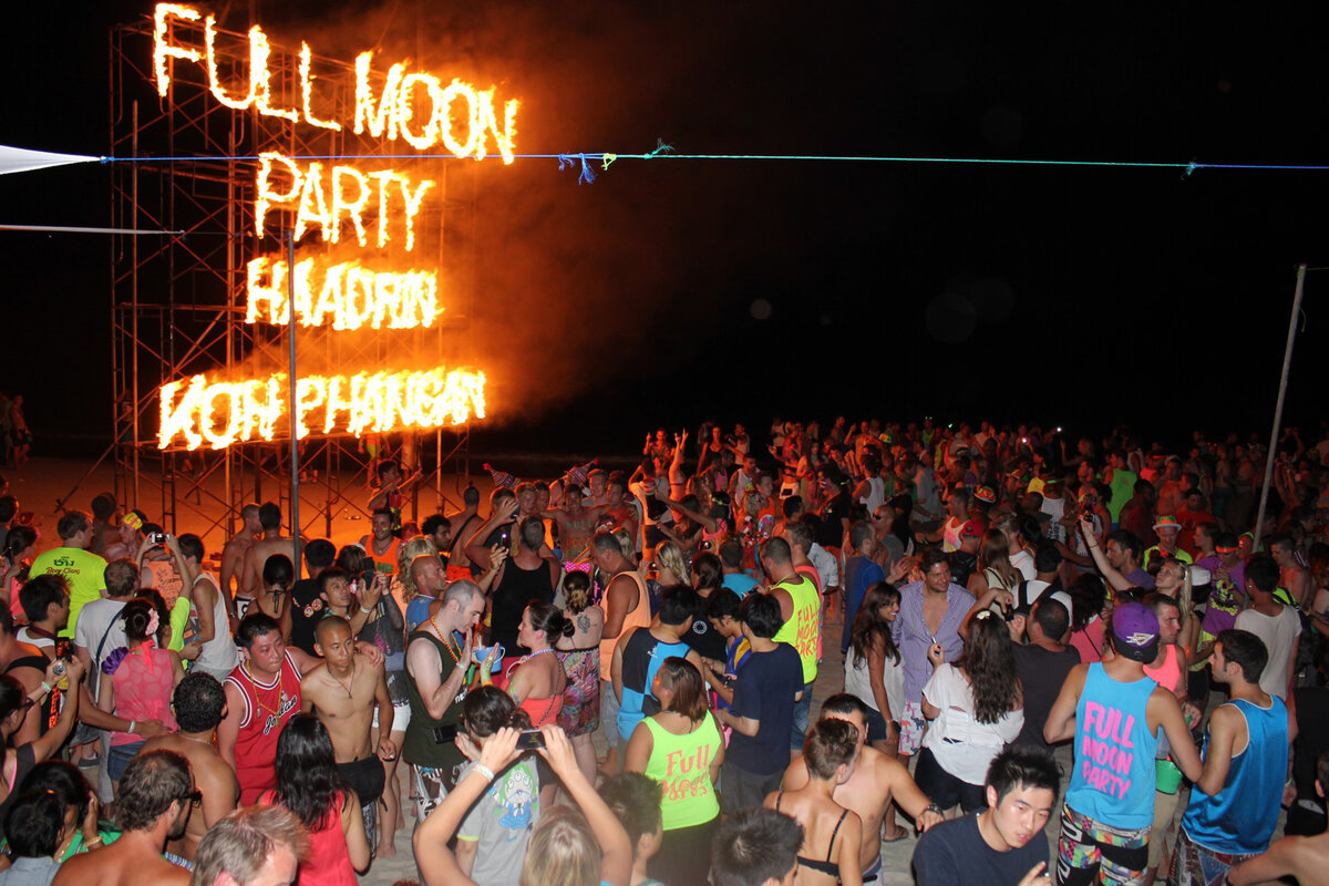 Такия пати. Панган Full Moon Party. Фул Мун пати Тайланд. Full Moon Party Phangan 2022. Koh Phangan Full Moon Party.