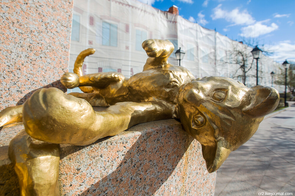 Тюмень. Сквер сибирских кошек