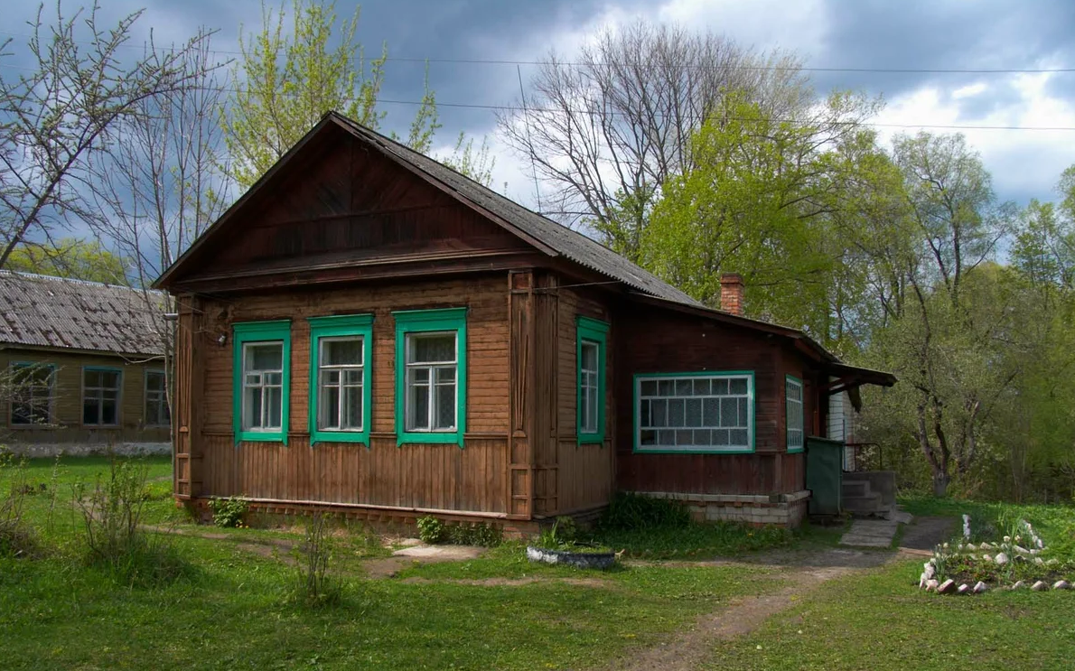 Сельская ипотека распространяется на все поселения России, где проживает менее 30 тысяч человек. Займ может быть выдан любому гражданину России и в любой местности, вне зависимости от прописки. 