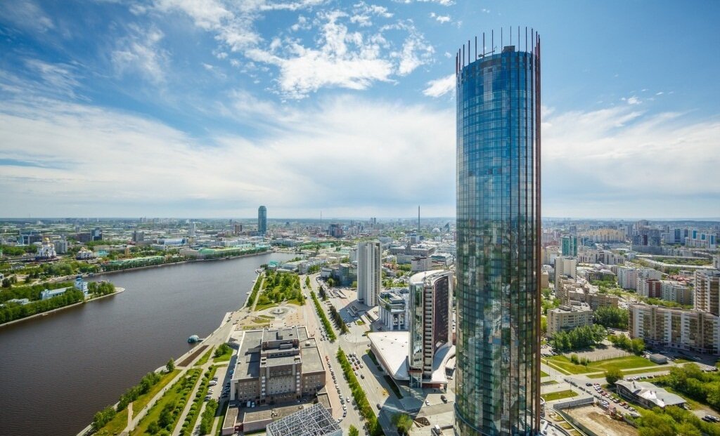 река Исеть в Екатеринбурге