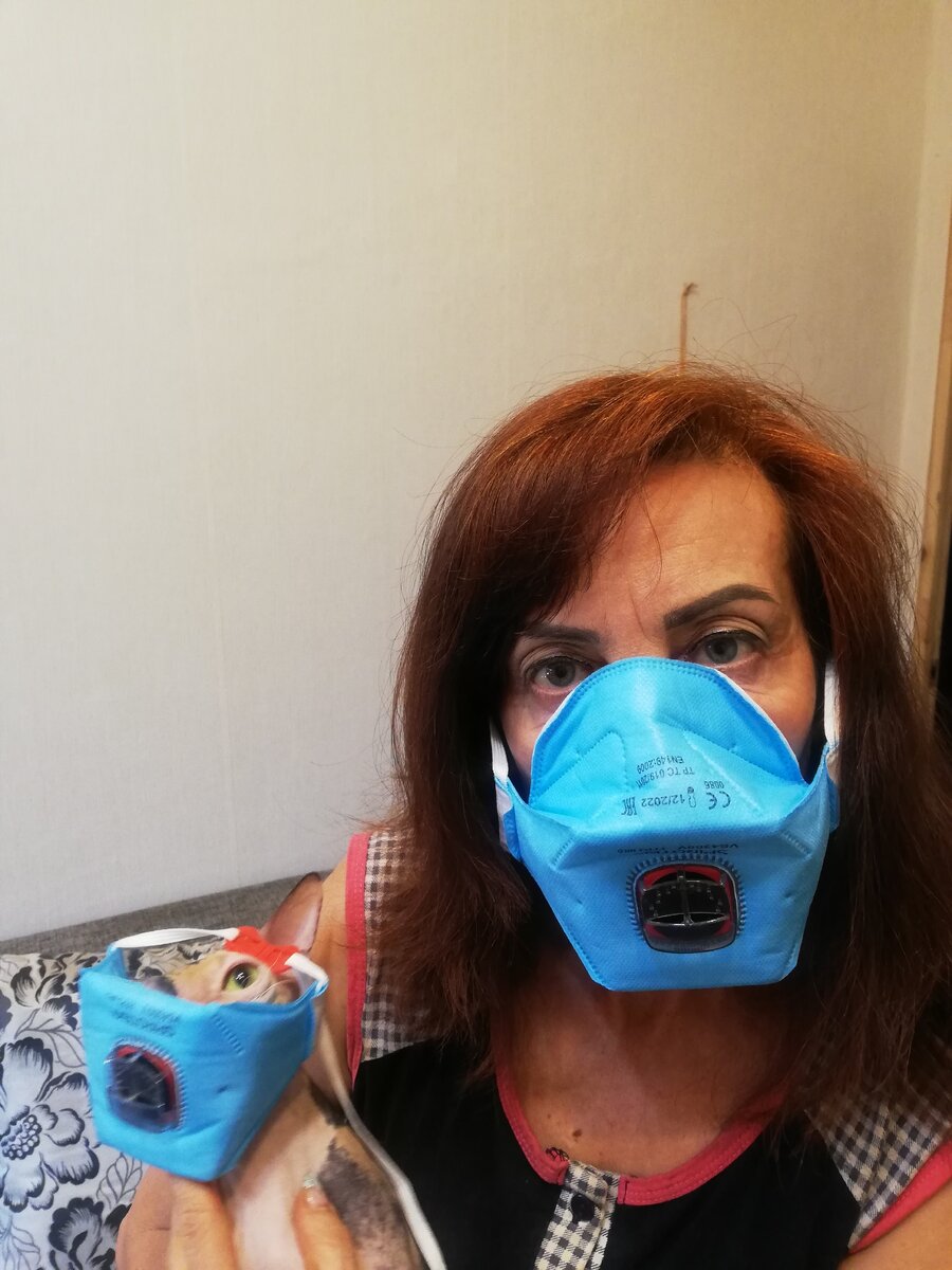 Встречаем гостей. Марлевых повязок в аптеке нет, но такие еще покруче! 