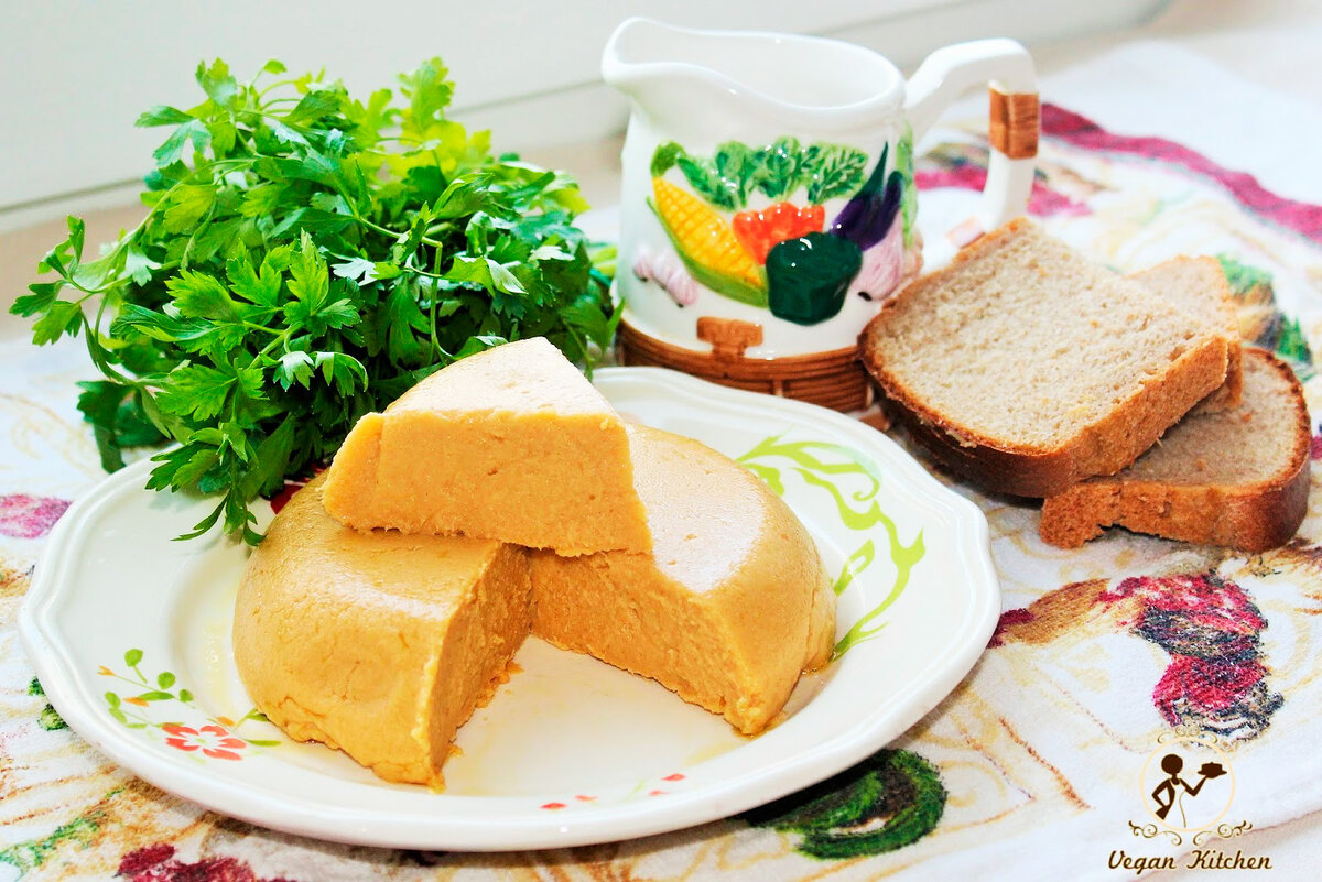 Вегетарианский сыр чеддер из пищевых дрожжей. Vegankitchen.ru