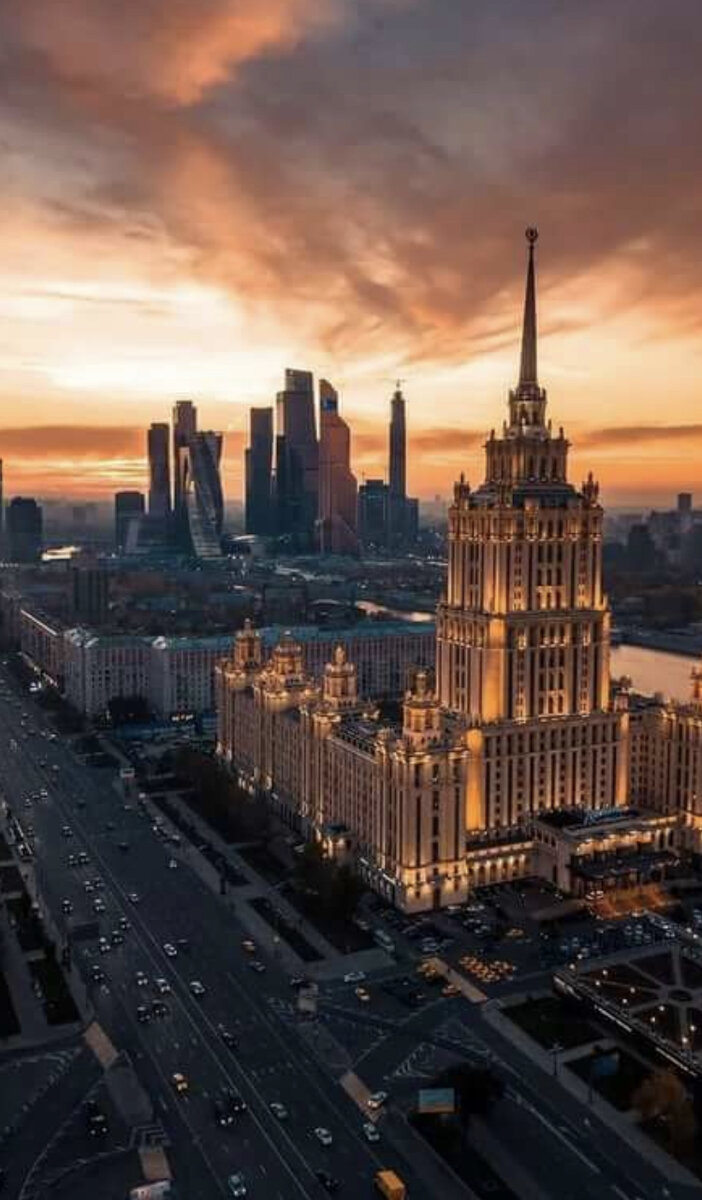 Тот, кто приезжает сюда, как будто участвует в лотерее. Может выиграть, а может проиграть. 

