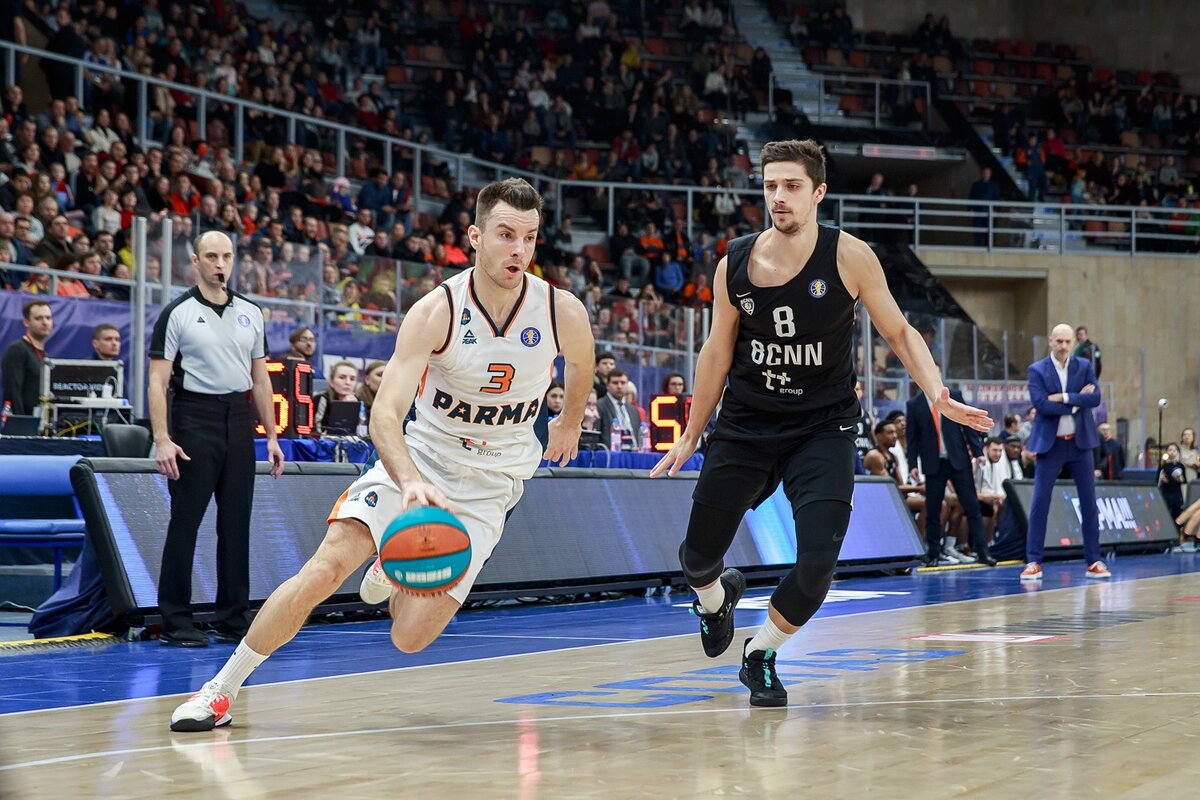 Защитник «Пармы» Адас Юшкявичус