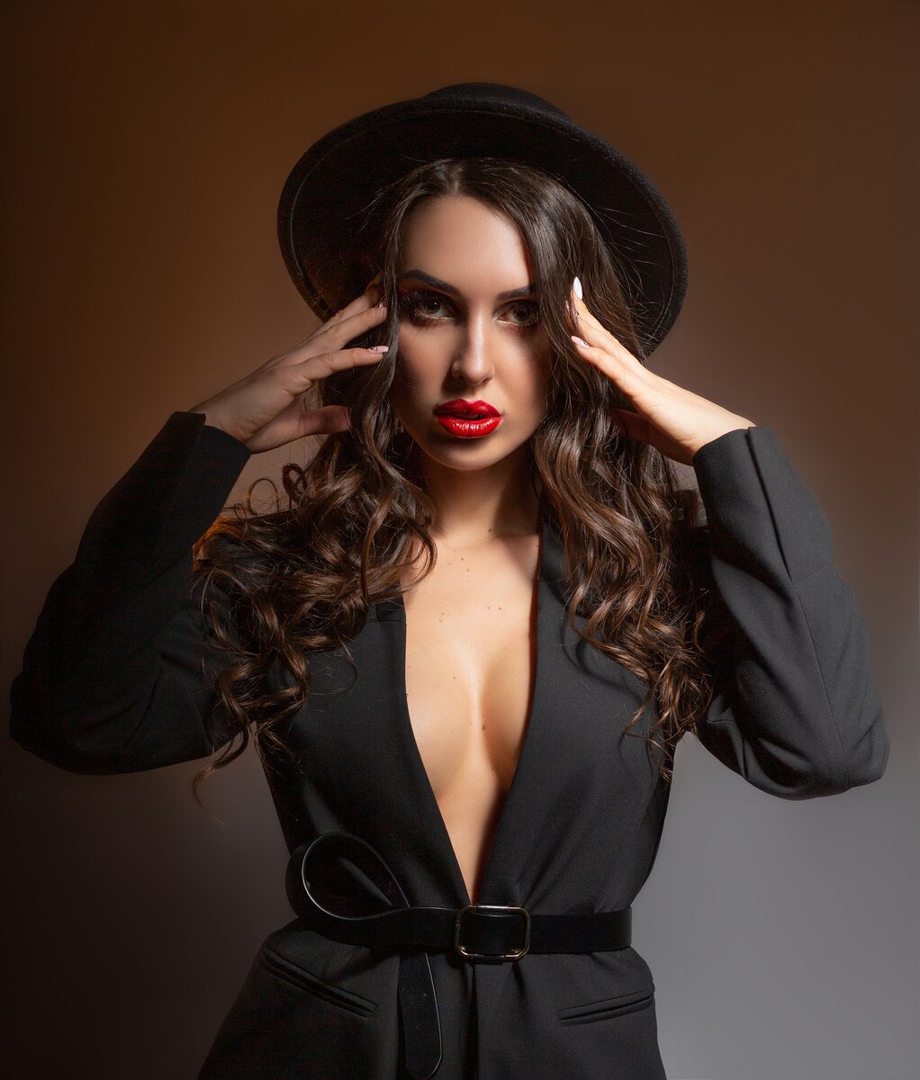 Так ведь себе представляют девушек-блогеров?