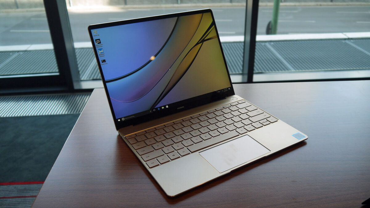 Разрешение экрана у ноутбуков MateBook — 2160 x 1440 пикселей, что превышает стандарт Full HD