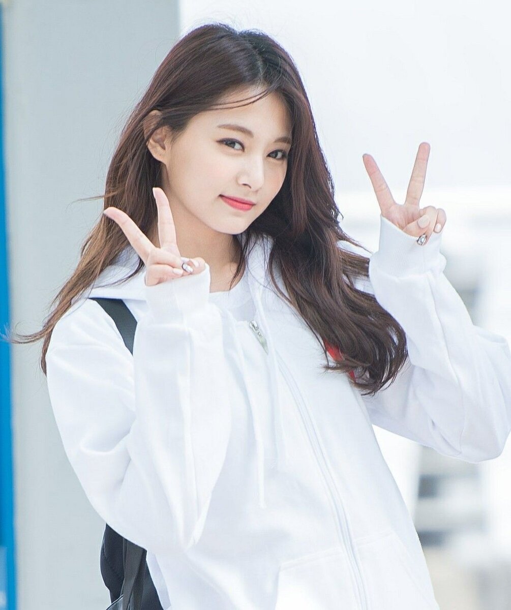 Мембер крор группы TWICE Цызюй