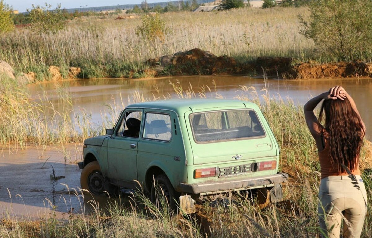 Нива и девушки фото