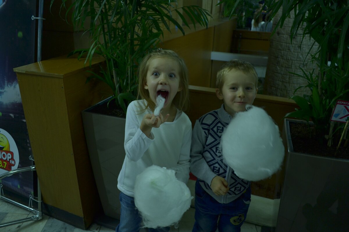 Ну как же без вкуснятин в цирке?!)