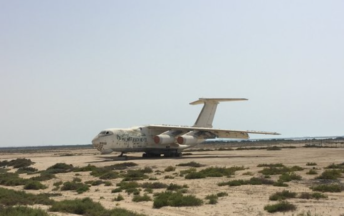 Заброшенный Ил-76 в ОАЭ.  Фото из открытых источников