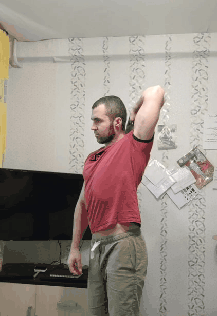 Вариант, где вы держите гирю за дужку сбоку.