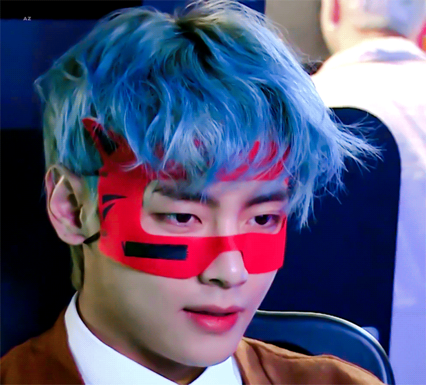 BTS. V (Kim Taehyung) and the mask. 'RUN BTS!' ep. 81.