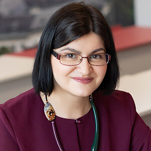 Оксана Куреня
лингвист, декан факультета иностранных языков ИГУМО и колледжа иностранных языков МКИК, автор более 70 научных и методических работ, разработчик спецкурсов, кандидат филологических наук