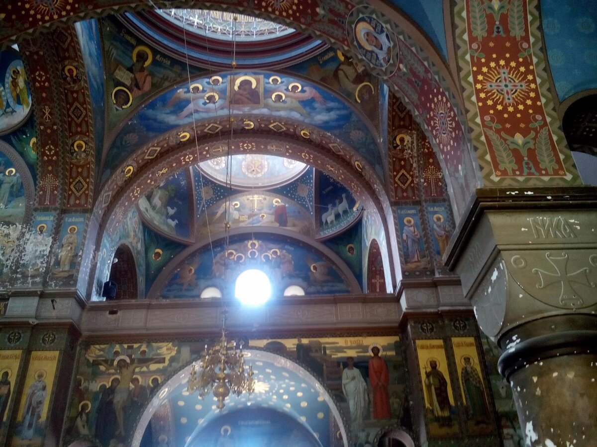 Храм внутри