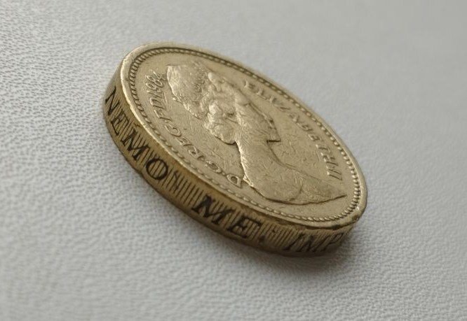 Фото. 1 фунт 1984 года Великобритания.