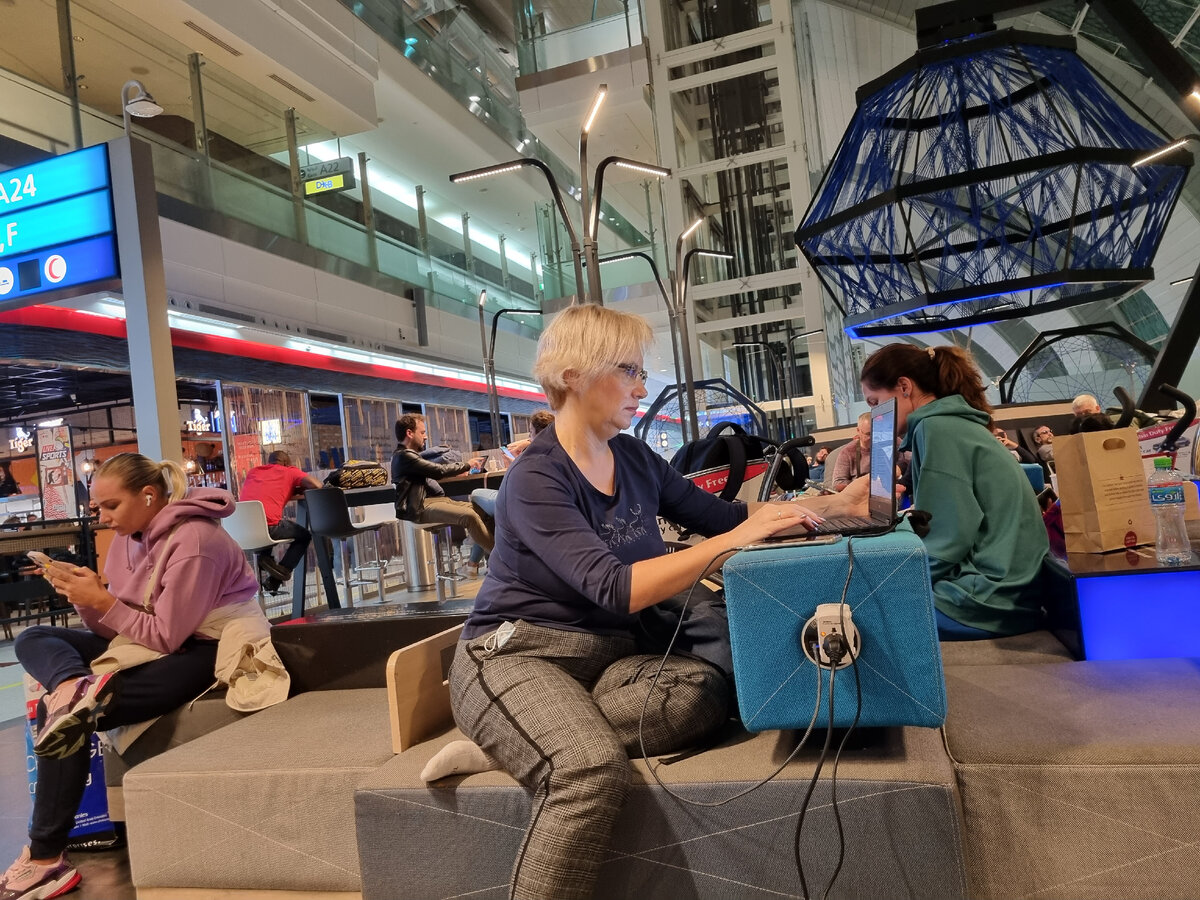 Дубай, аэропорт, 18.10.2022