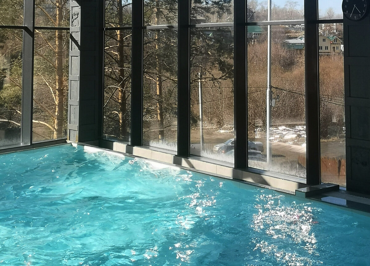 Термы "Баден Уктус", бассейн с видом на город