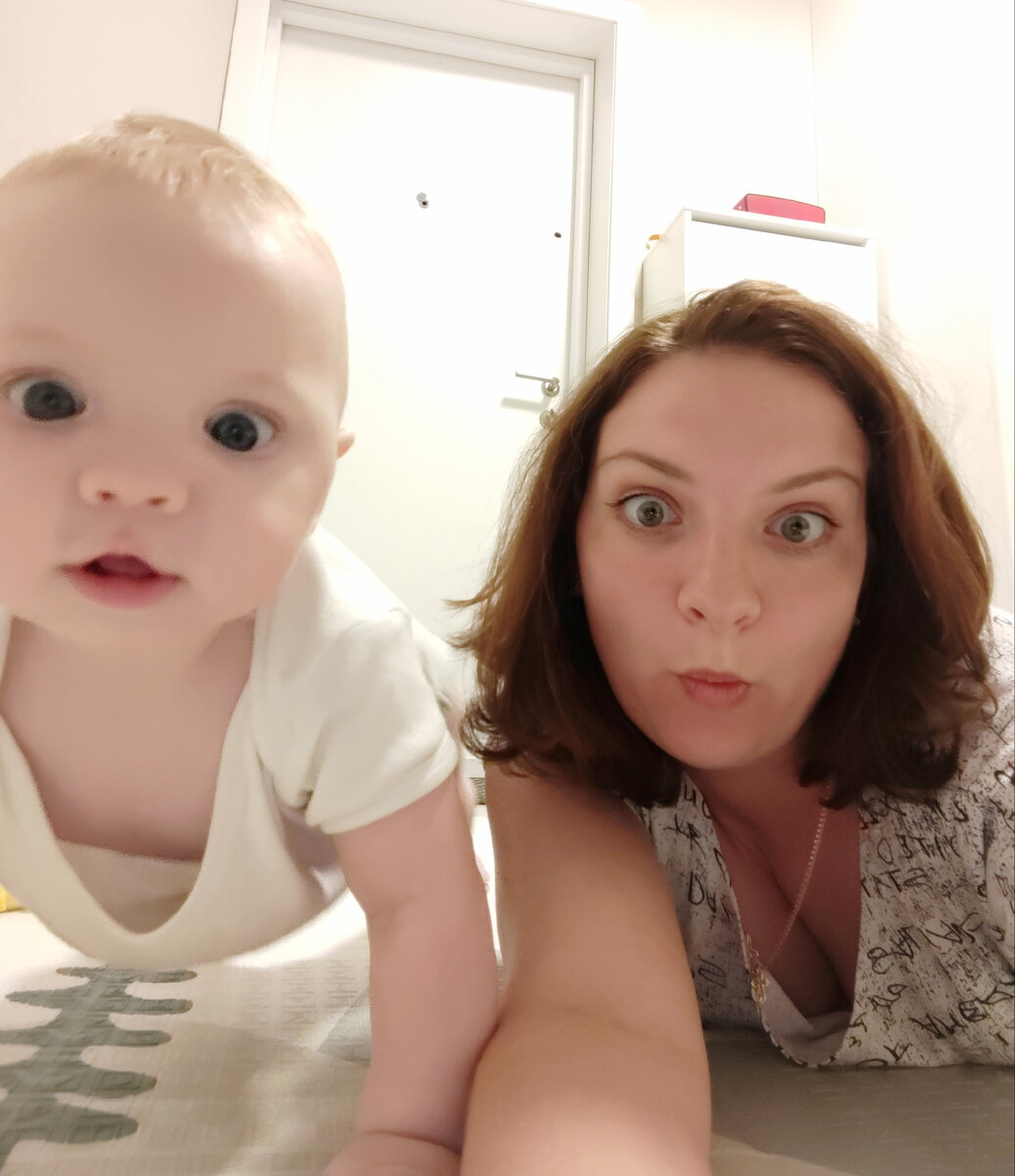 Тут мы ползаем вместе-выступаю сыну моральной поддержкой💪