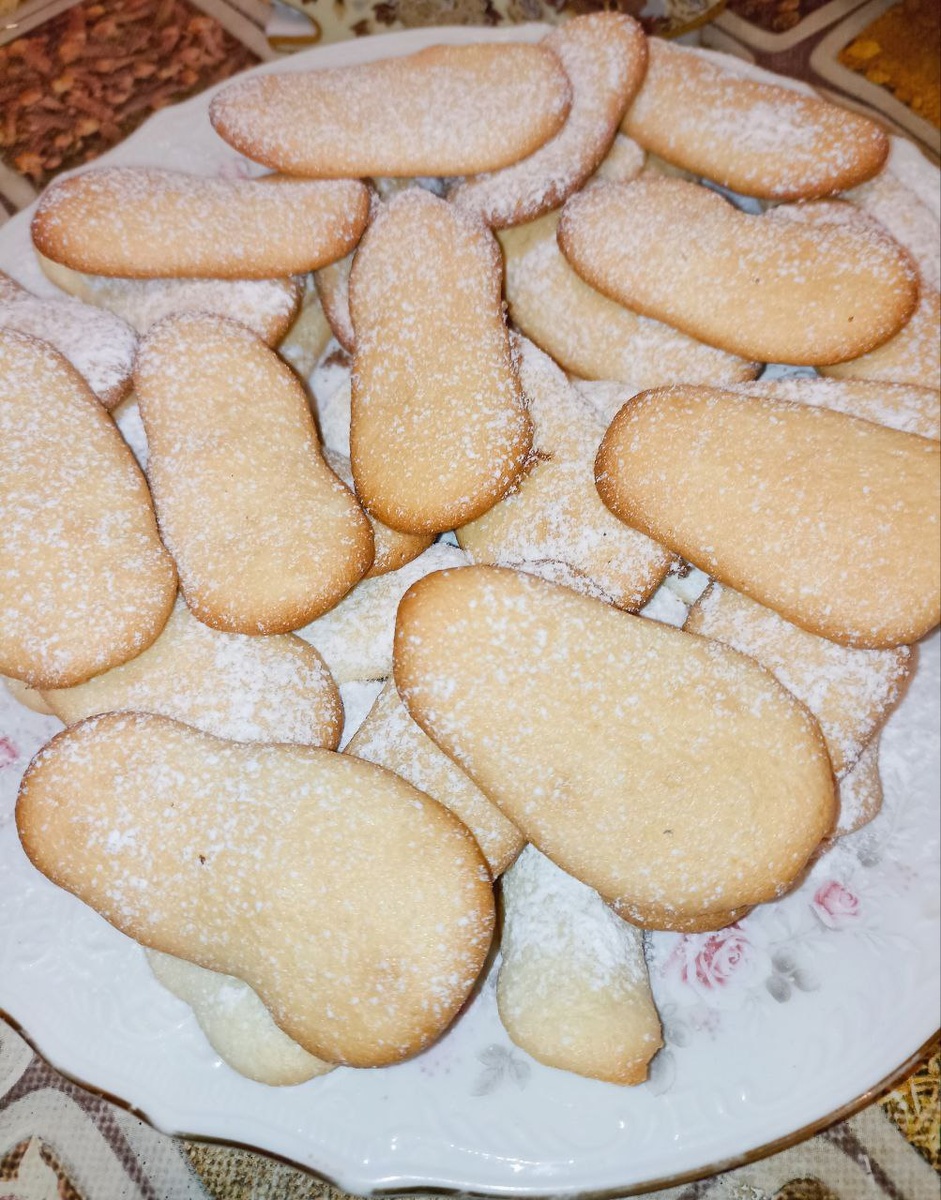 Печенье не очень красивой формы, но это неважно)