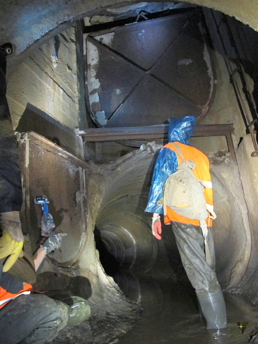 Подземный ручей в Лианозово. Почему в нём так много затворов?