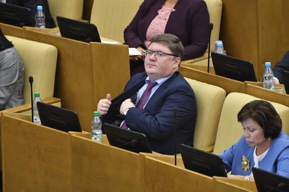    Депутат Госдумы А. Исаев (в центре), Komsomolskaya Pravda/globallookpress.com