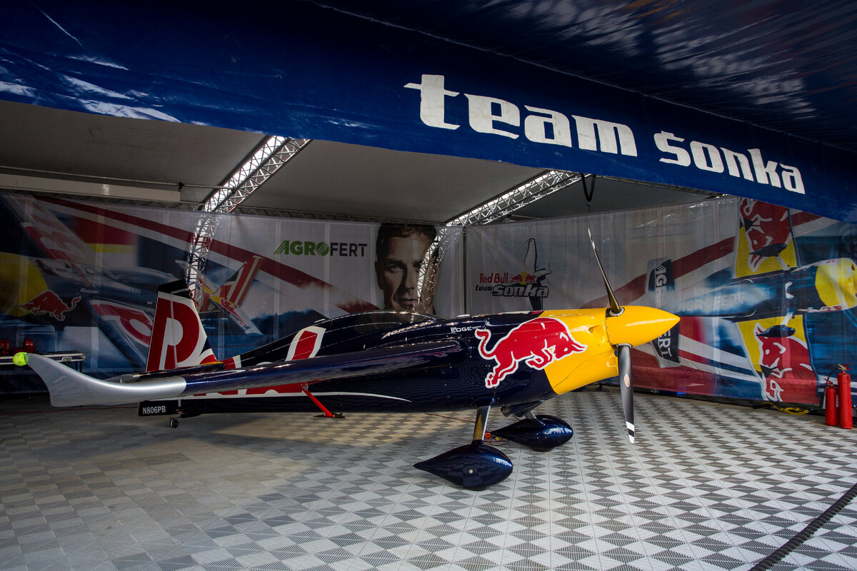 Гоночные самолеты Red Bull Air Race | SturmAvia - авиация и путешествия |  Дзен