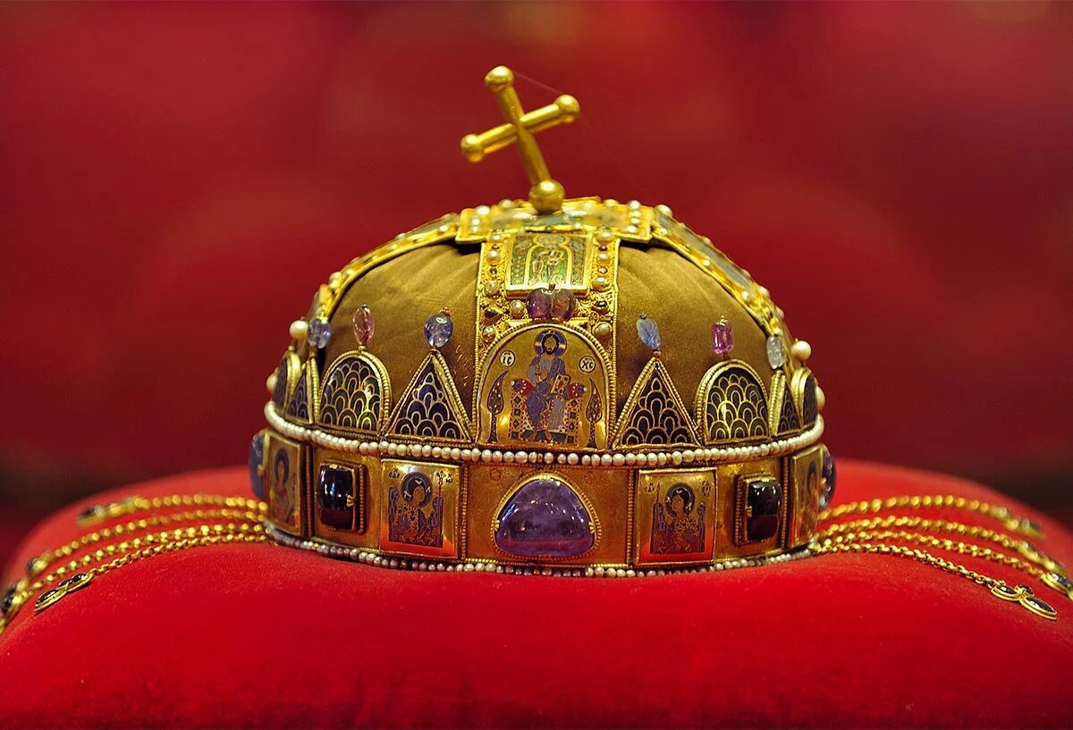 Священная корона Венгрии (Изображение: Wikimedia Commons)