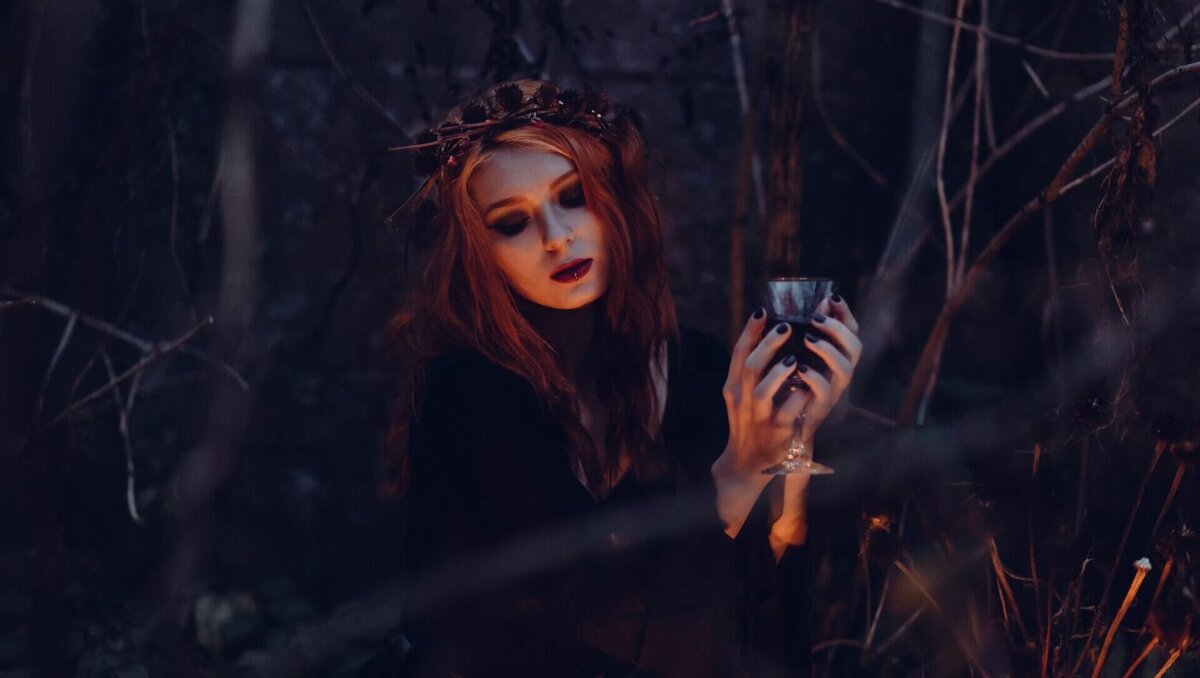     Ростовский юморист Александр Пономаренко обратился к народной медицине перед смертью, желая найти спасение от терминальной стадии рака, подробностями последних дней жизни артиста поделились в «Экспресс-газете».