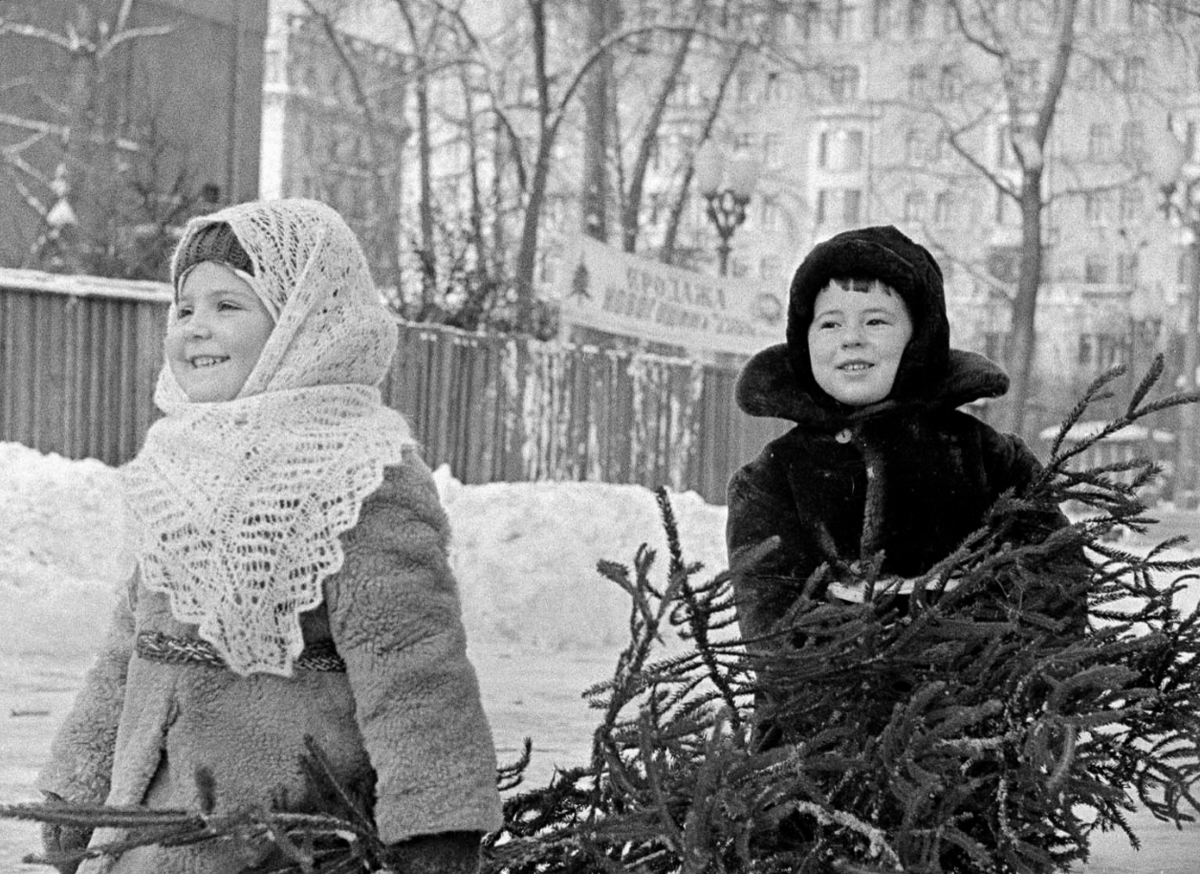 Новые фото ссср. Советская зима. Советское детство новый год. Ностальгия новый год СССР. Девочка зимой СССР.