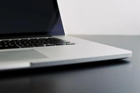    Эксперт Ульянов о запрете ввоза зарубежных ноутбуков: «Запрет не совсем разумен»