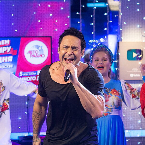     Стас Костюшкин представил «Вот-вот Новый год» на «Авторадио»